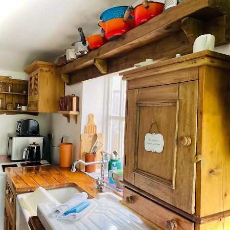 The Beehive, Ground Floor Apartment In Norfolk, No Shared Amenities Downham Market Exteriér fotografie