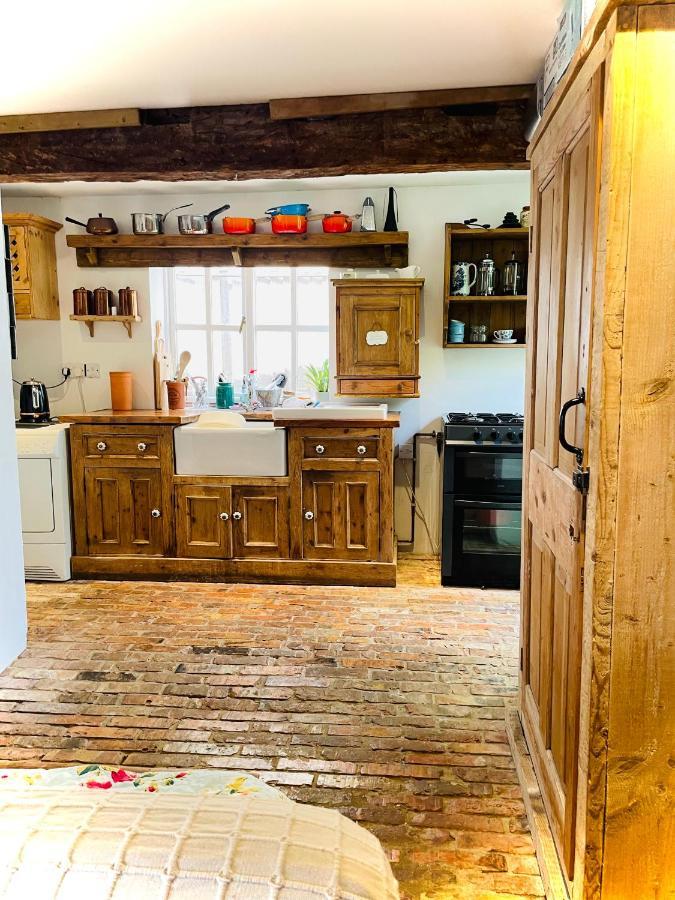 The Beehive, Ground Floor Apartment In Norfolk, No Shared Amenities Downham Market Exteriér fotografie