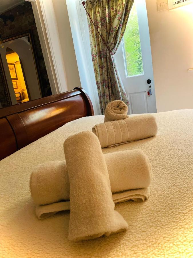 The Beehive, Ground Floor Apartment In Norfolk, No Shared Amenities Downham Market Exteriér fotografie
