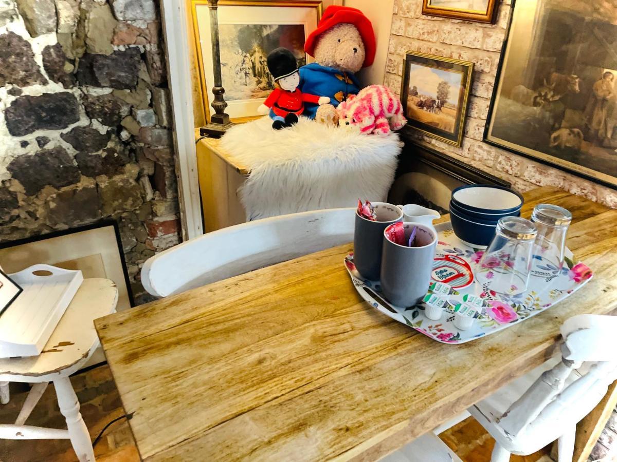 The Beehive, Ground Floor Apartment In Norfolk, No Shared Amenities Downham Market Exteriér fotografie